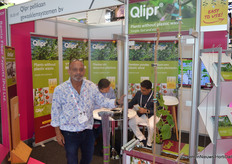 Cor Pellikaan travels the world with the Qlipr Pellikaan Crop Clamping System. 